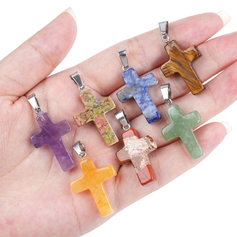 Natural Crystal Cross Pendant – Western-Style Fashion Accessory: Raw-Stone Polished Semi-Precious Stone Cross Necklace
